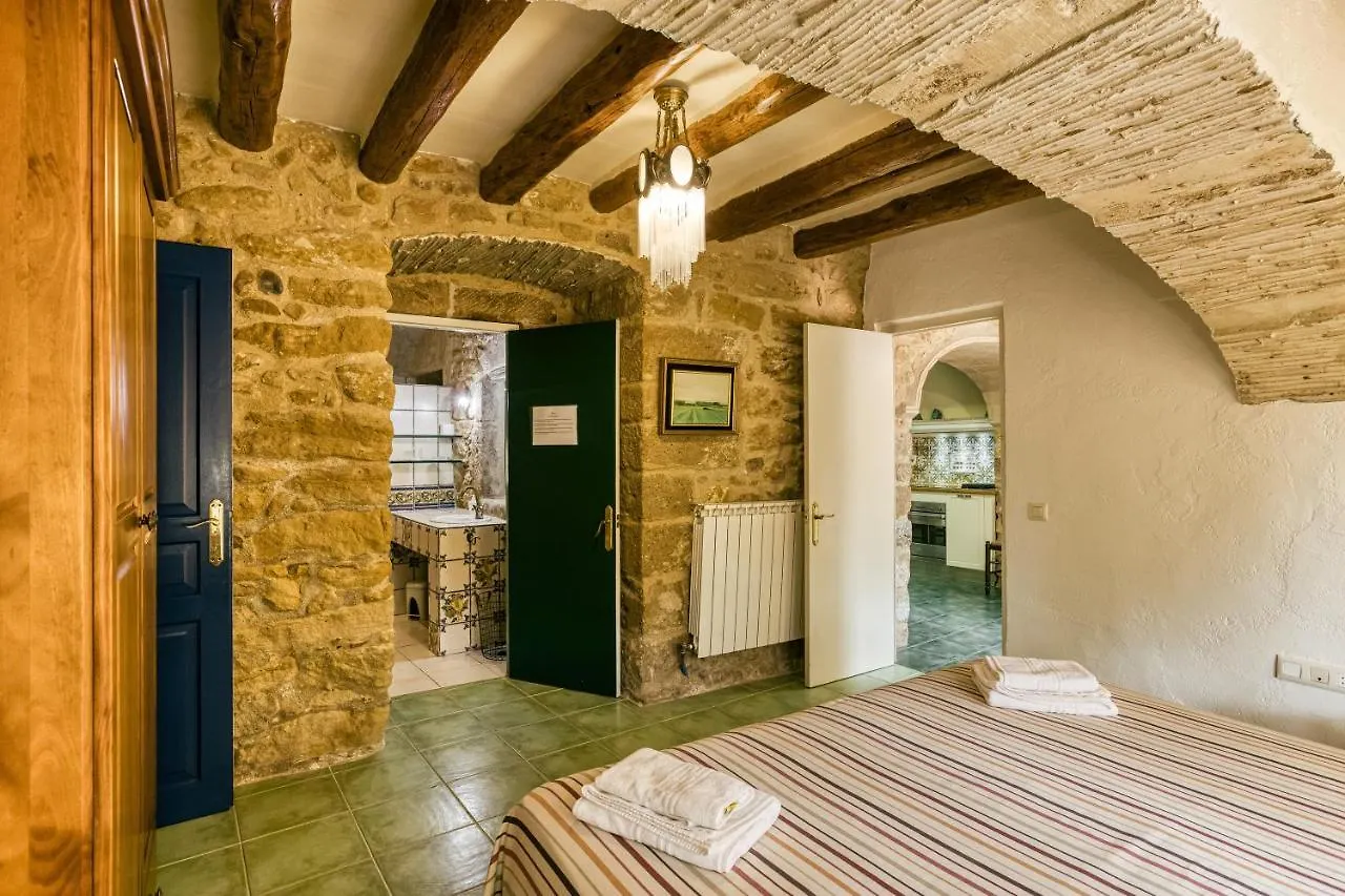 Masia Grande Rural Can Gat Vell Llampaies 0*,  Spanien