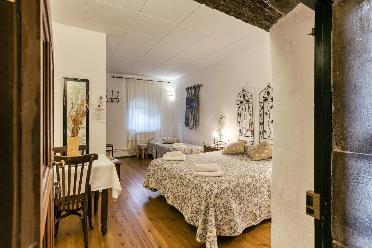 Masia Grande Rural Can Gat Vell Llampaies Landhuis